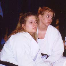 Lisa_Cassie.JPG (55565 bytes)